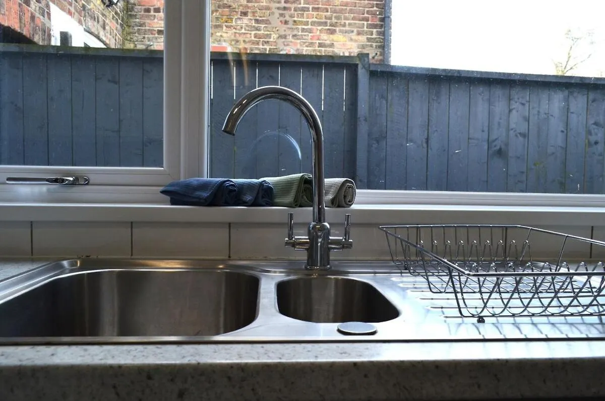 Hébergement de vacances Spacious 4-Bedroom Home Near University Of Hull Kingston upon Hull
